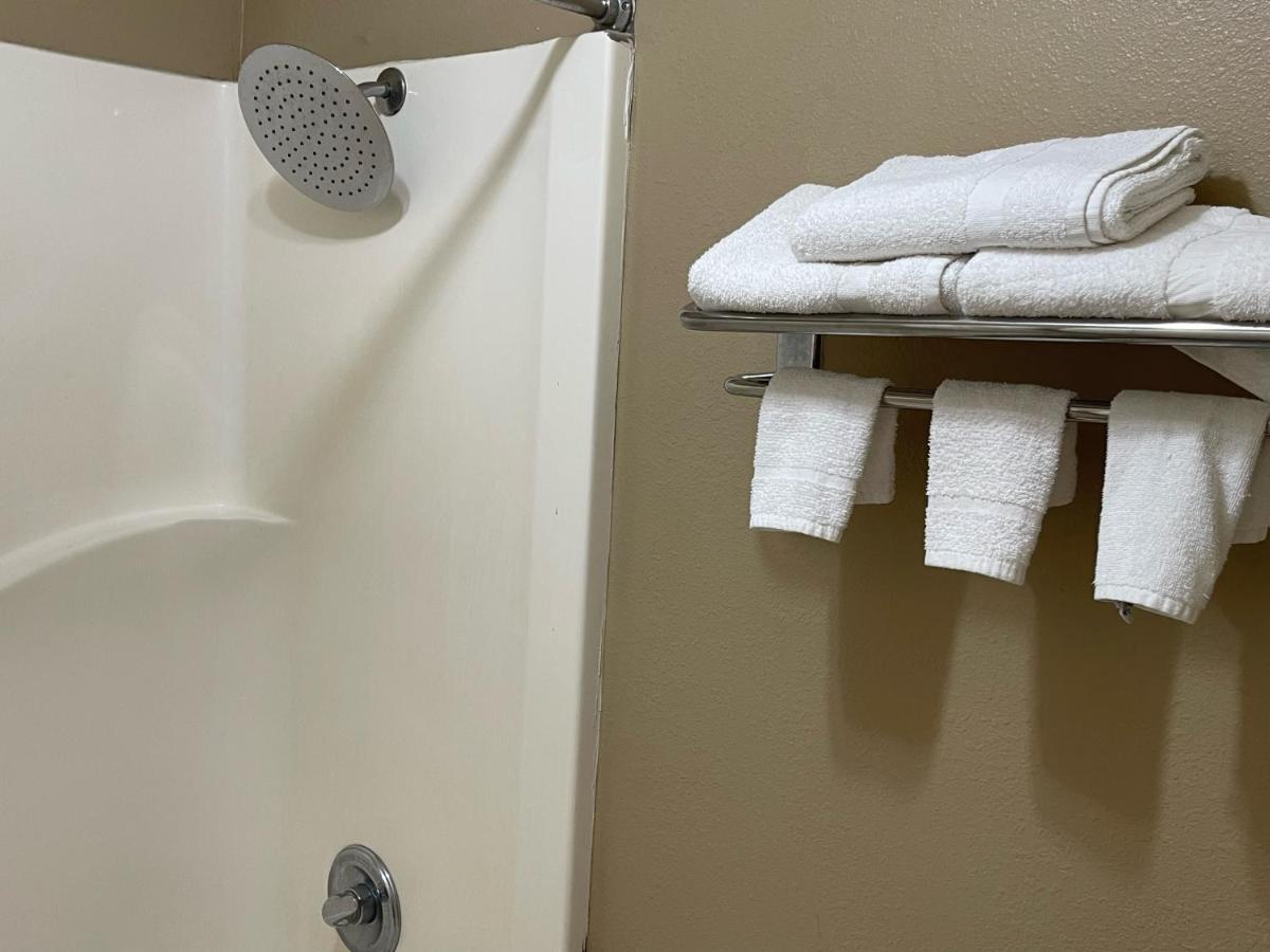 Best Budget Inn Bastrop Bagian luar foto