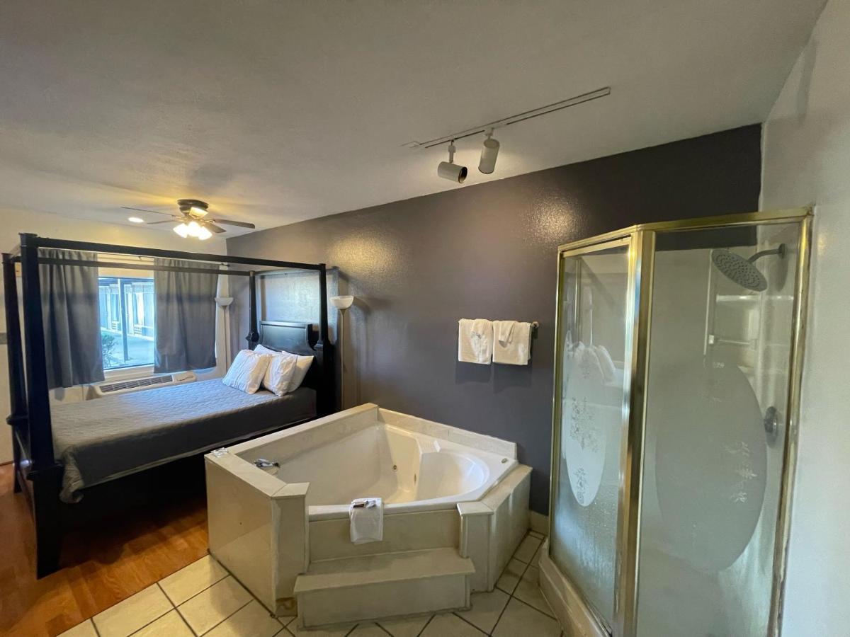 Best Budget Inn Bastrop Bagian luar foto