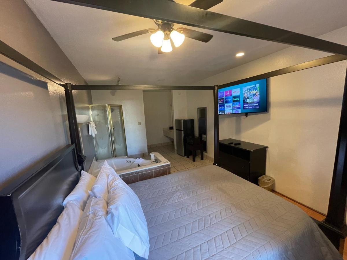 Best Budget Inn Bastrop Bagian luar foto